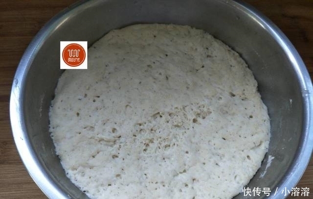 美食生活|发面烙饼,我有妙招,既省油又暄软,外酥里嫩凉了不会硬!