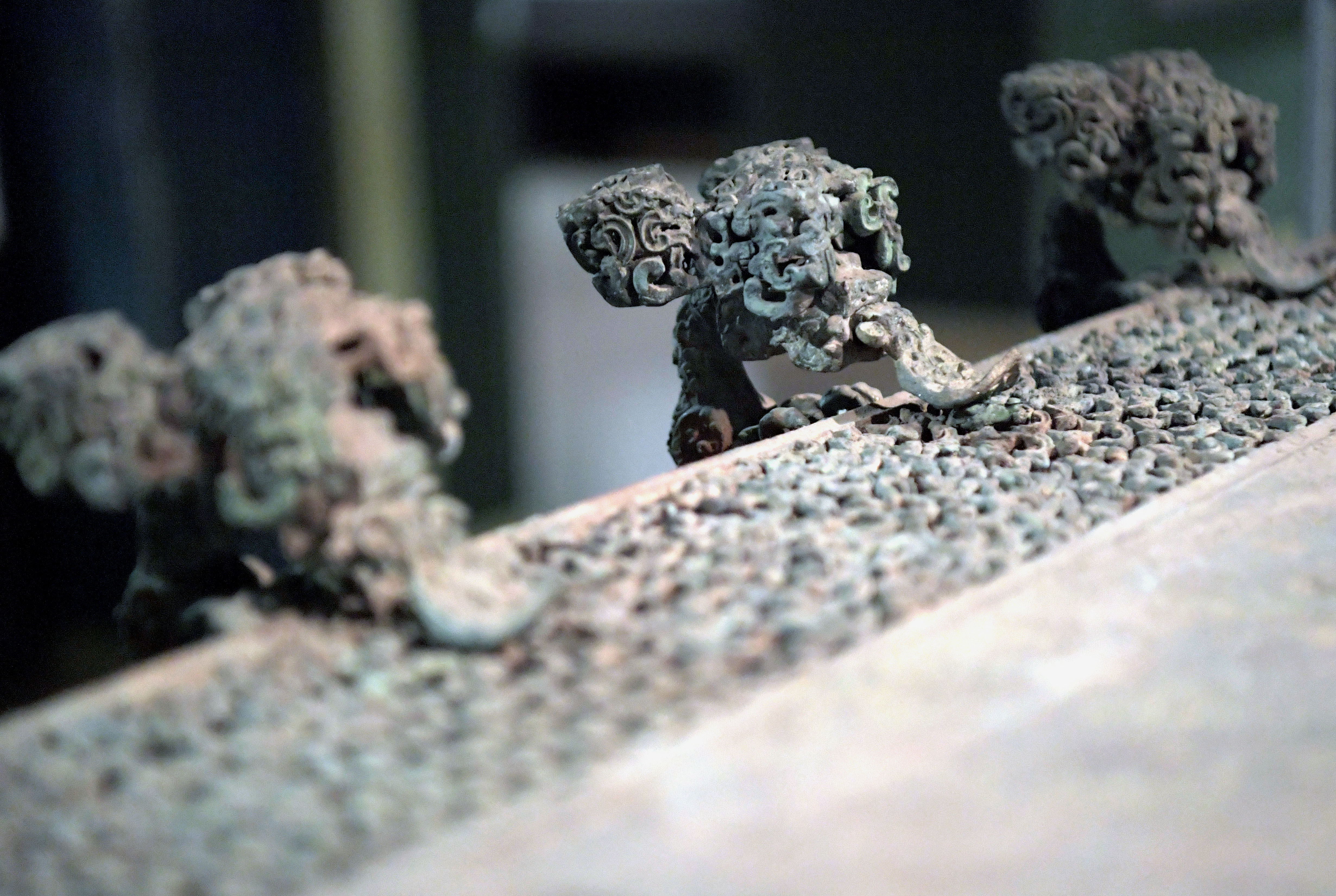 云纹铜禁美酒虽好切勿贪杯