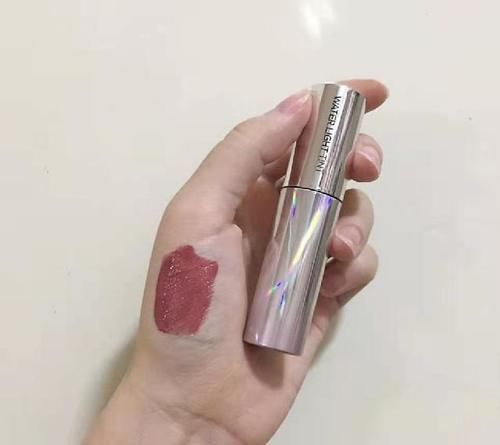 有哪些让你感到惊艳，并且平价的小众口红？