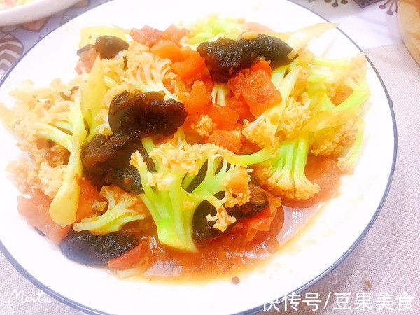 菜花|这道番茄木耳炒菜花，汤汁都要舔干净