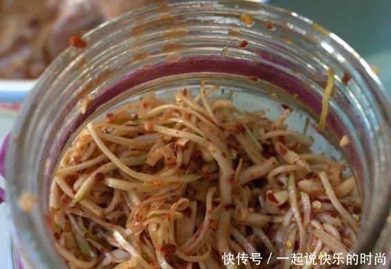 消化|蔬菜中的“营养冠军”,补钙补铁助消化,腌着吃最过瘾!又香又脆