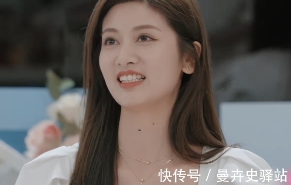 cp|心动的信号：女四肚子饿，男一男三抢着做饭，女二却还在徘徊