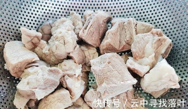 猪扇骨|咳嗽了大半个月,竟被这一碗治好了!适合全家养生润肺的必备靓汤!