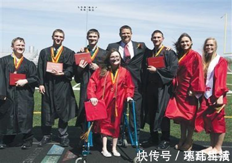 宝妈|一胎生“一窝”是种什么体验?七胞胎一天用52片尿布,喝42瓶奶粉