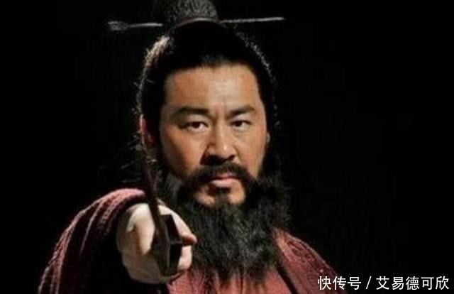 孔融以孝闻名,被曹操以不孝满门抄斩,7岁小女死前说出千古名句