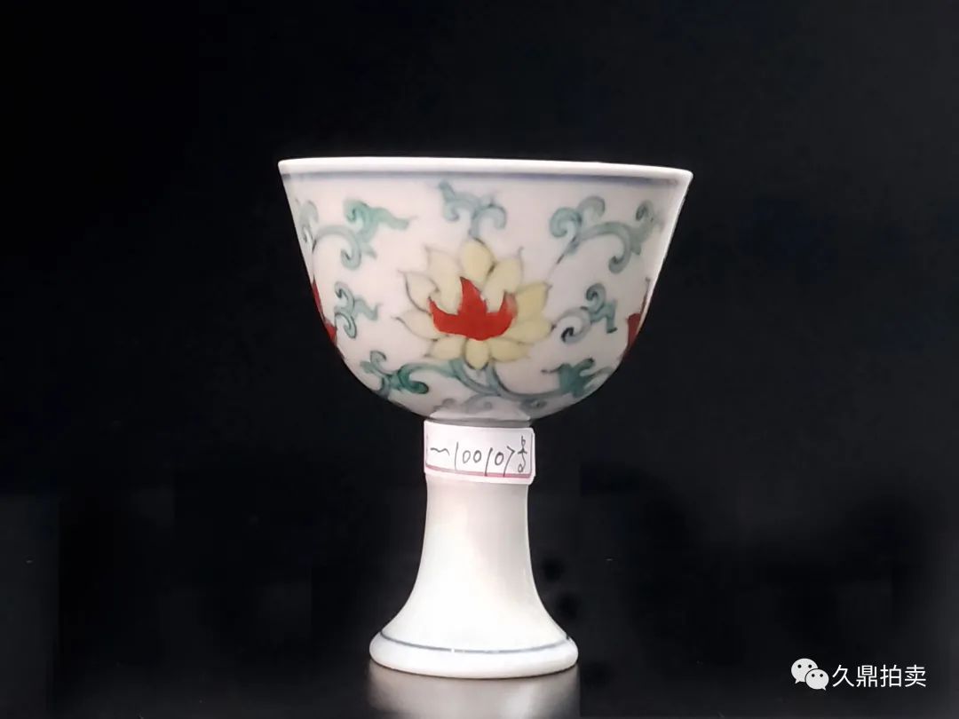 大明成化!「精品赏析」大明成化 斗彩 花卉高脚杯