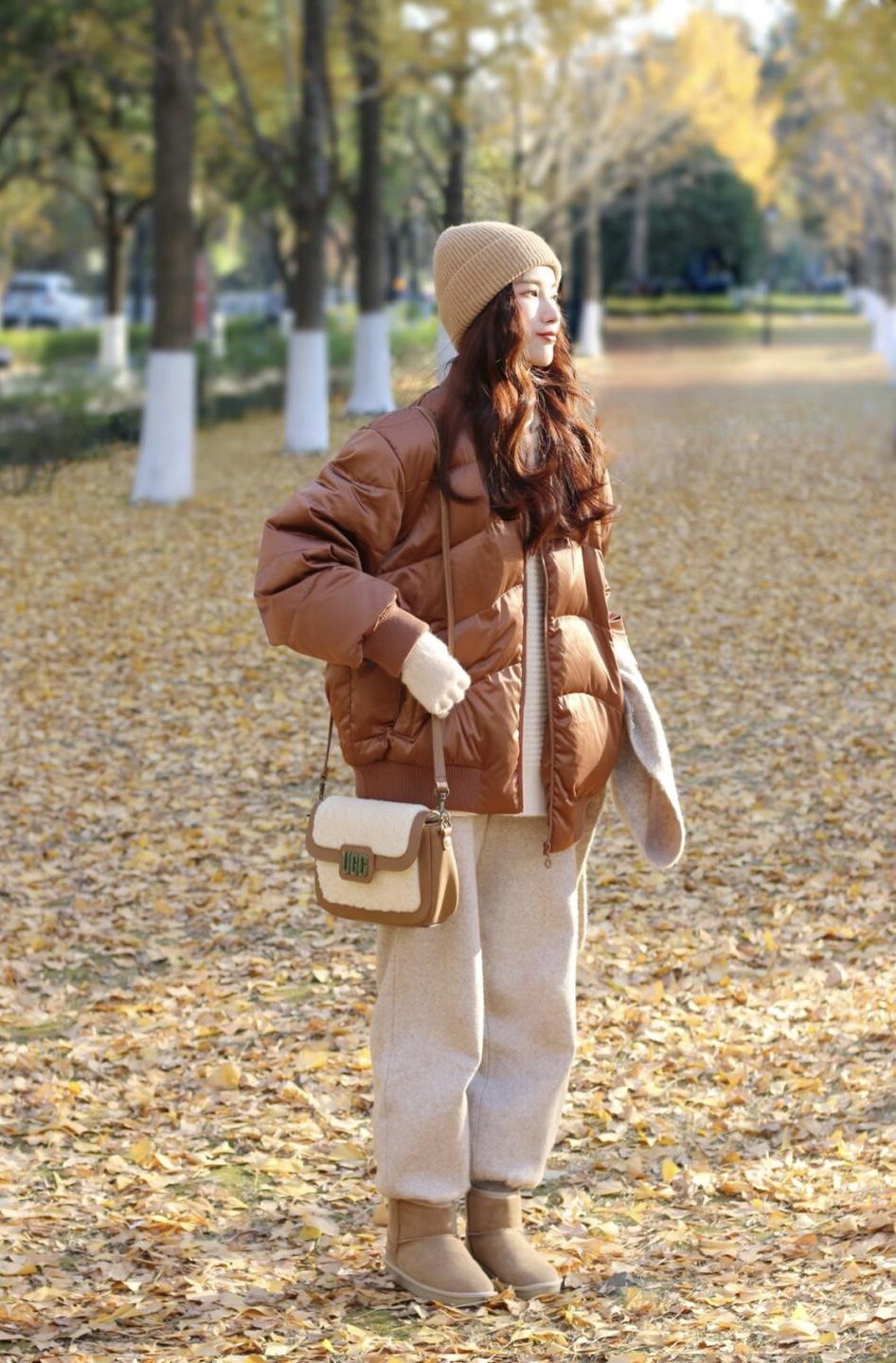 修身牛仔裤 羽绒服才是冬季穿搭的“神”,保暖又时尚,谁都离不开它