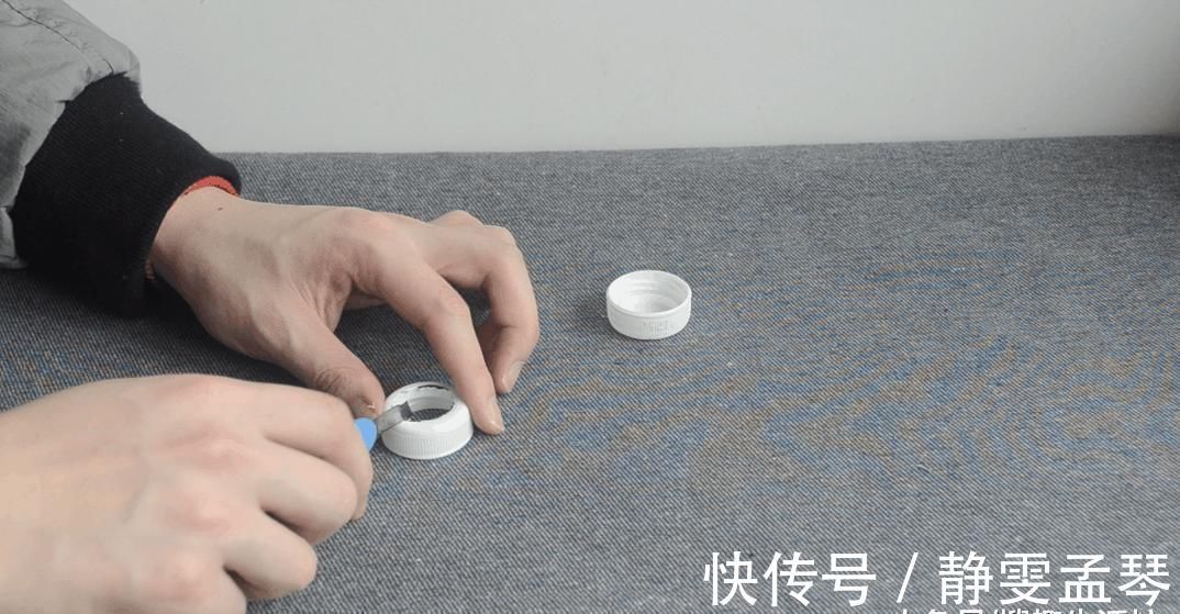 阳台|塑料瓶盖别再丢了, 改造一下, 放在阳台上有大用处, 看完赶紧试试