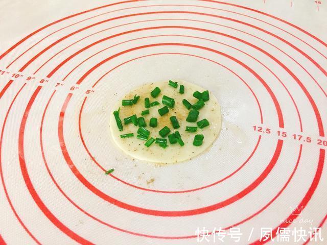 饺子|饺子皮谁还用来包饺子啊！朋友圈正火的3种新吃法，做早餐很合适