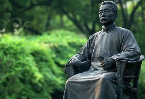 郭沫若@鲁迅说过:“远看一条狗,近看是郭沫若”吗?两人关系究竟如何?