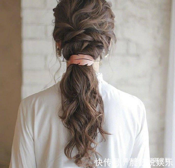 编发 简单随性的编扎造型,巧妙组合随心搭配,让你天天换发型