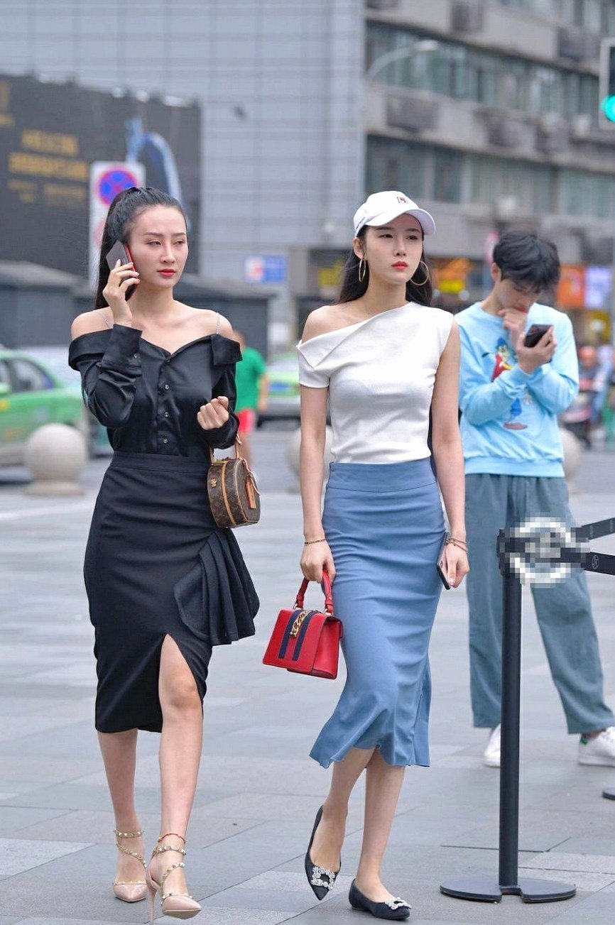 于本人|美女的锁骨吓到我了,是这样的妩媚而嫣润!