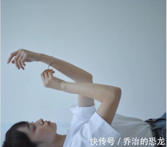 小姐姐 日本小姐姐的T恤穿搭,越简单的衣服,越是考验穿搭审美能力!