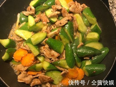 大厨|大厨教你如何做出的黄瓜炒肉丝,即清香爽口,又不油腻,简单易学