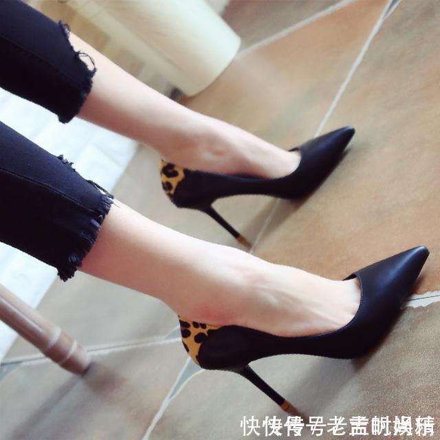 性感 今年新款细跟高跟鞋,紧随时尚性感有型,彰显你成熟女性的魅力
