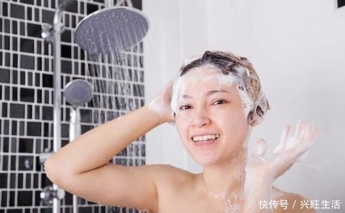 油脂|为什么都建议洗头洗两遍,一遍为什么洗不干净?