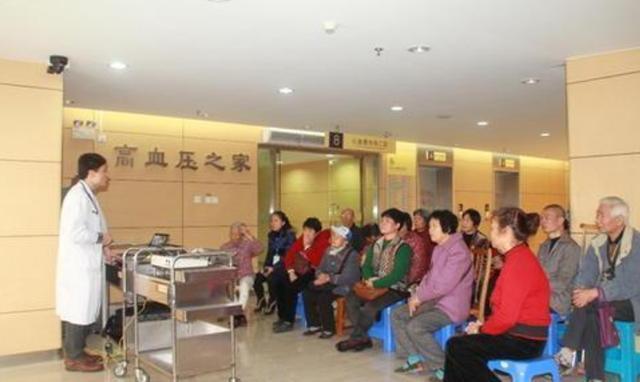 人过了50岁,高压160、低压100需要吃降压药吗?听听医生怎么说