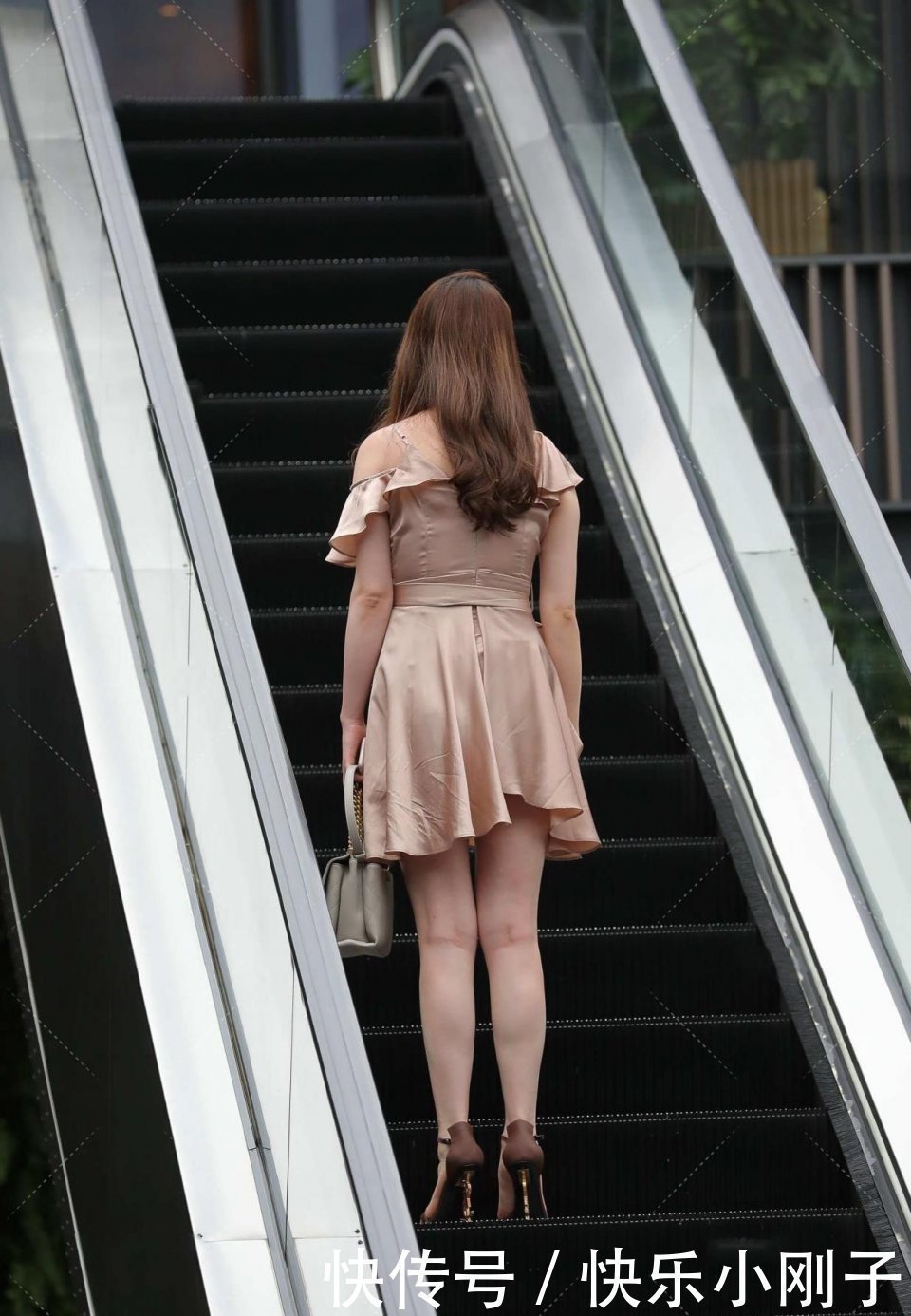 连衣裙|第1眼不美丽，第2眼令人惊叹，第3眼好喜欢，还是忍不住想看4眼