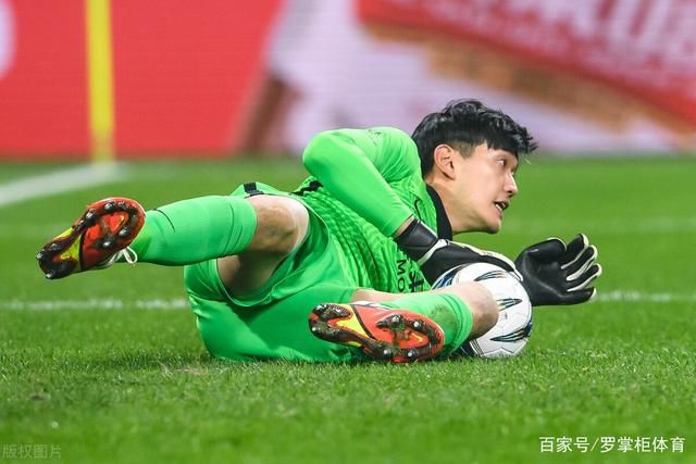 決賽|顏駿凌足協(xié)杯決賽正面PK王大雷，表現(xiàn)被對(duì)手完爆，失球應(yīng)當(dāng)負(fù)首責(zé)