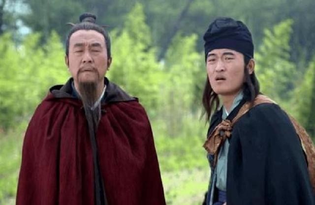 非要|刘伯温不服诸葛亮，非要去砸他的墓，看到留下的东西却立马下跪