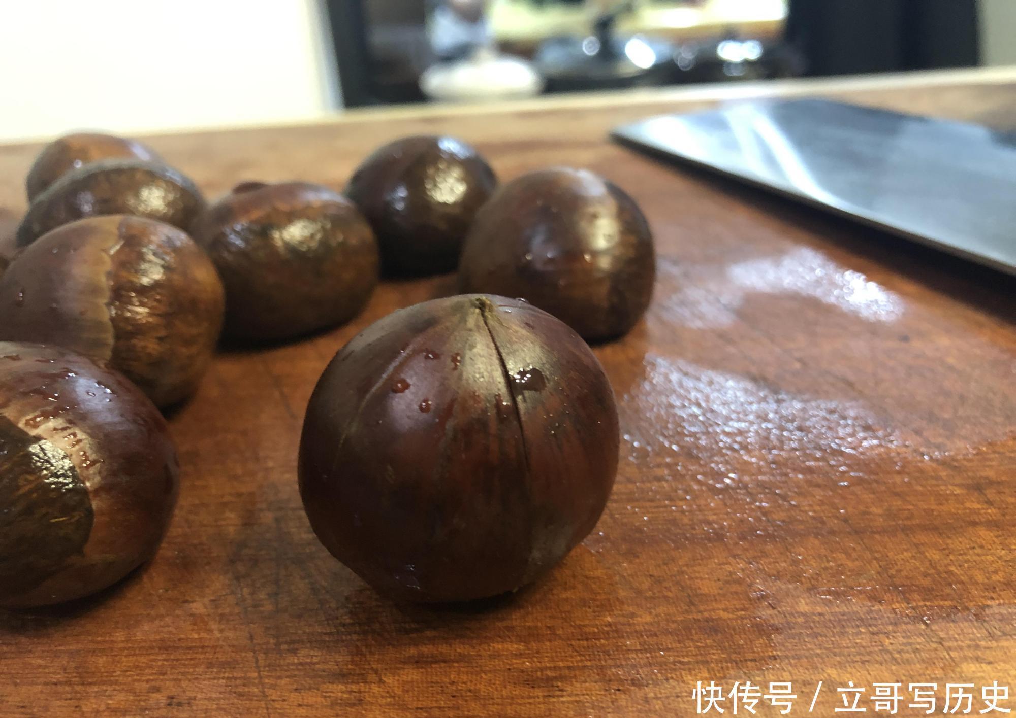 好吃|生板栗买回家,不用煮也不用炒,教你简单做法,好剥壳又好吃