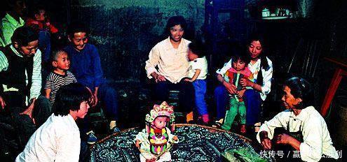 抓周|李治在一岁时抓周，拿起笔写下一个字，20年后当上了皇帝！