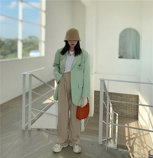 换季衣服怎么穿，5件单品的10种搭配公式，照着穿也好看