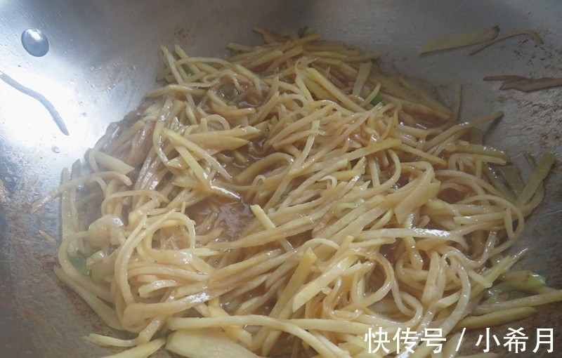 味道|回娘家，我给70岁的妈妈炒了土豆丝，妈妈：还是以前的老味道！