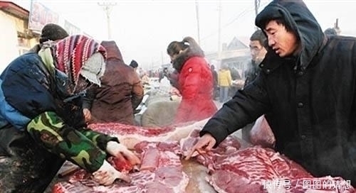 做成|“假牛肉”是怎么做成的?看完原材料后:再也不买便宜牛肉了!