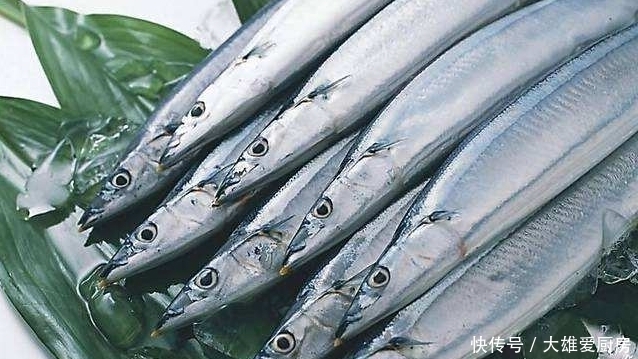 炸带鱼，淀粉面粉用哪个？厨师：全错！只需一碗它，金黄酥脆不软