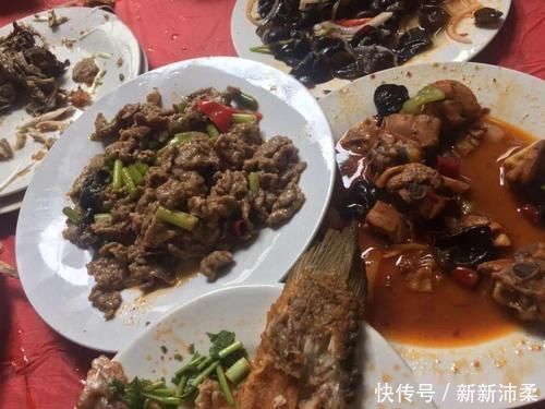 回族饭店很有名气,那么回族人家庭宴席都吃什么呢