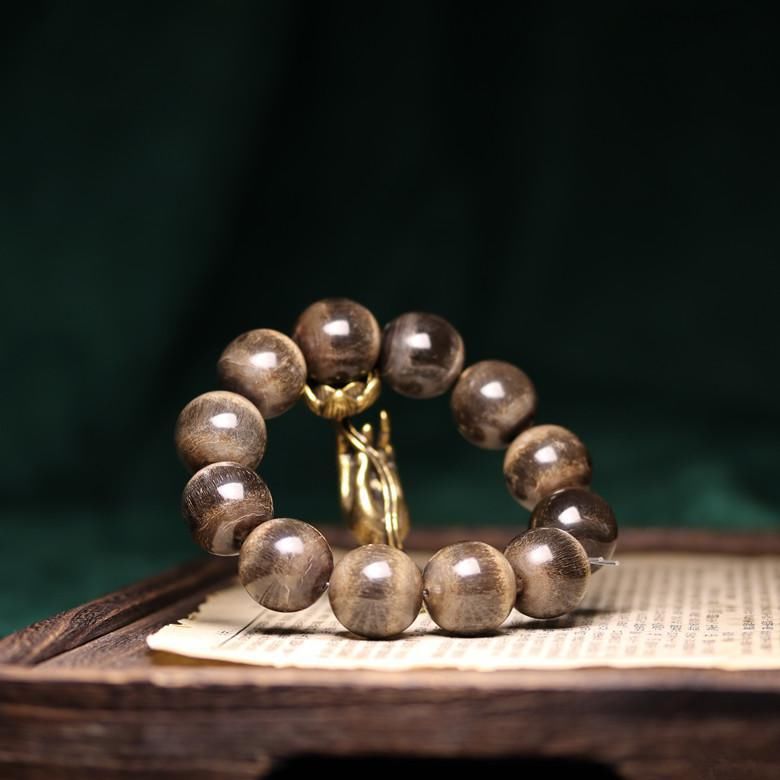 佩戴文玩佛珠手串丢人？无稽之谈！爱请深爱不爱请走开！