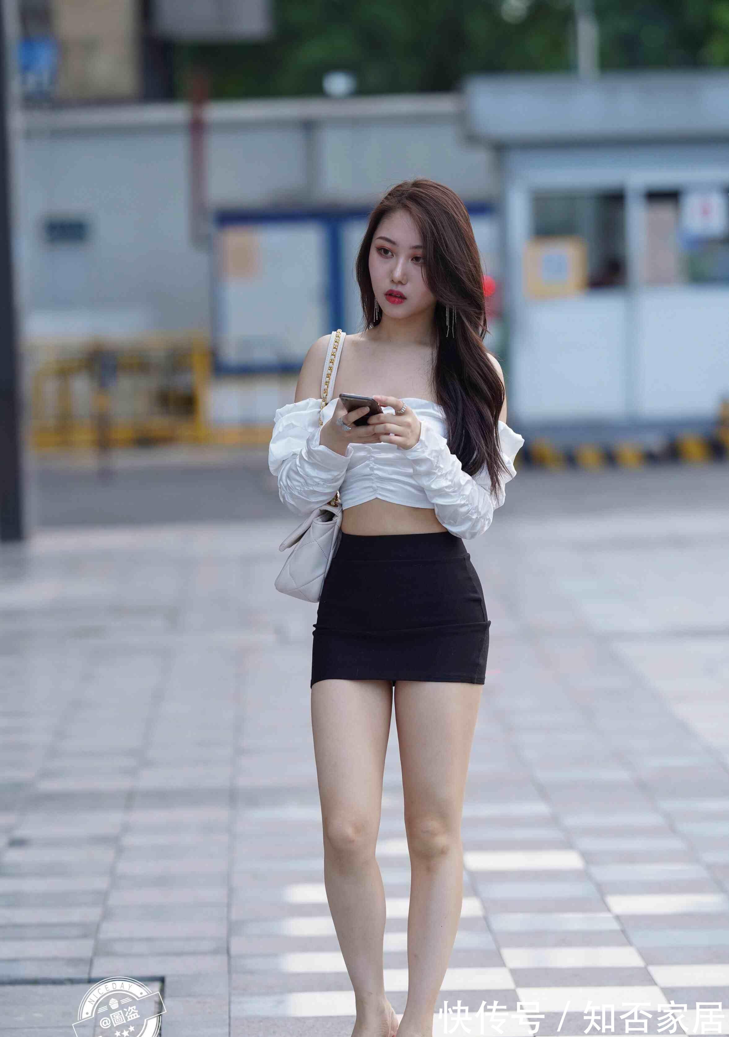 耐看|身形修长的连衣裙美女,让造型显得低调耐看,显瘦增高