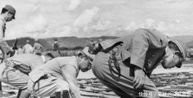 心疼|罕见老照片图二日本人搂着小姑娘,姑娘眼神让人心疼!