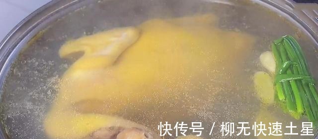 厨师长分享正宗白切鸡做法,步骤详细,皮爽柔滑,咬一口满嘴香!