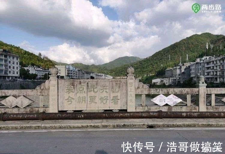 胡氏|千回百转仙虹状元谷，气势磅礴小黄果树瀑