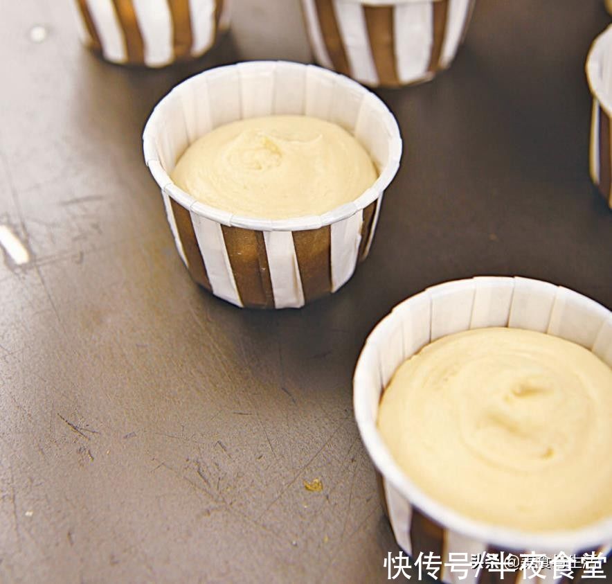 杯子蛋糕看似很容易做,但是要想做得好吃,还得注意这几点