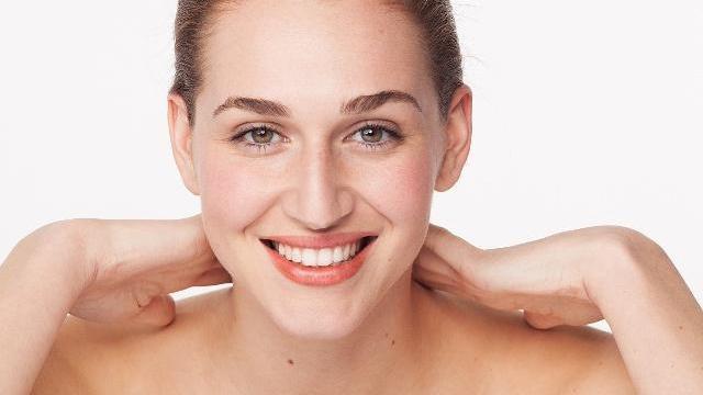 身体|脖子上长出了“小肉粒”是什么也许是身体向你发出的“暗号”