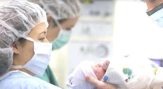 分娩|孕妇剖腹产完成麻醉后,将出现四个后遗症,看完后你还冷静吗?