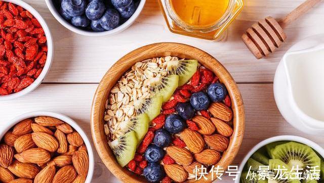 买燕麦时，要记得区分燕麦片和麦片，差别很大，买错等于浪费钱