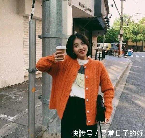 时髦 女人不管多少岁,少穿黑白灰!多穿这几种“流行色”,时髦又显白!