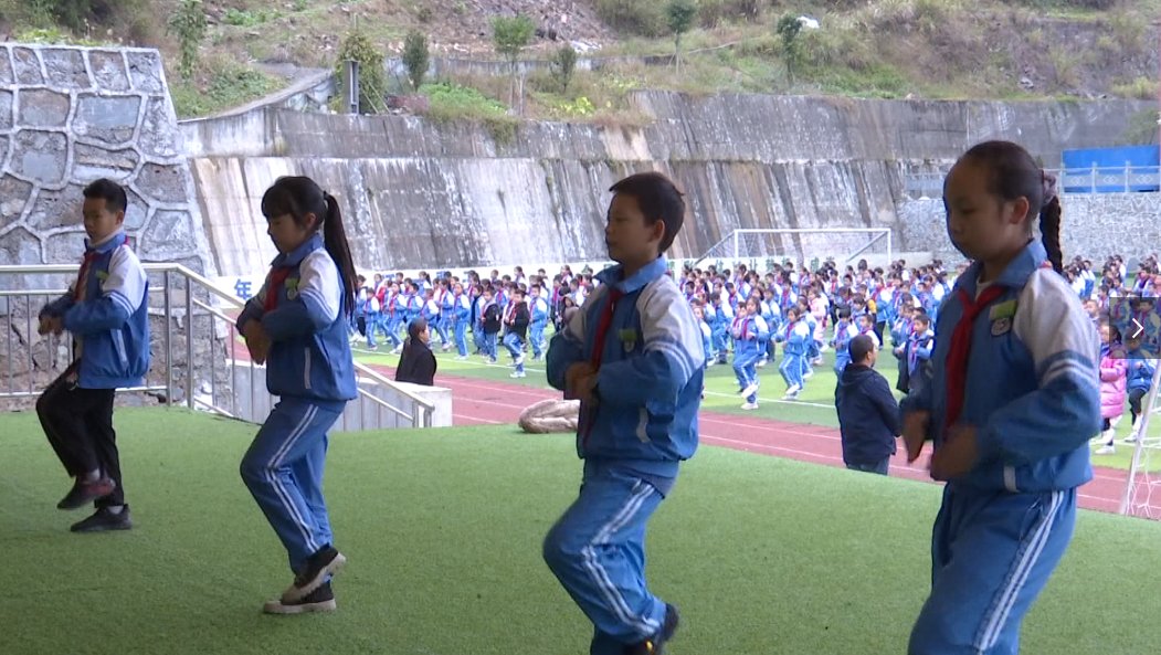 校园文化|鬼步舞、芦笙舞、跑操……黔东南这所小学的课间操真丰富