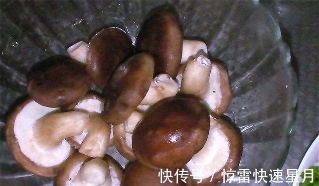 天冷了，不懂吃这菜就亏了，做法特简单，营养又解馋，总吃不腻！