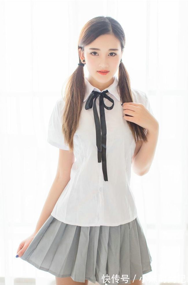 学院风|学院风的穿搭减龄休闲,白色的衬衫经典百搭,很是清纯减龄