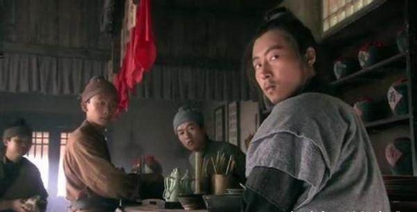 地奴星!此人是梁山地奴星, 作恶多端, 与孙二娘共赴黄泉!