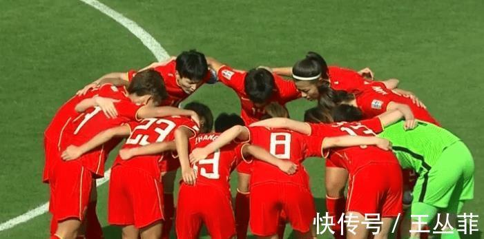 天才|中国国家队2022首球诞生!王霜136秒闪击后比心,00后天才闪耀