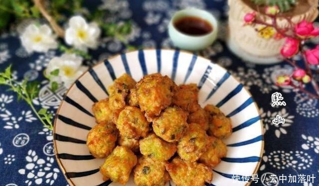 年夜饭,炸萝卜丸子,多加1样食材,不放淀粉不放水,外酥里嫩