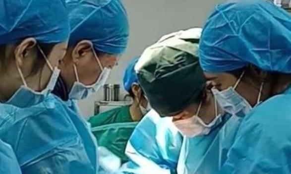 医生|28岁孕妇子宫被胎儿“踢破”,母子险些丧命,只因之前做过这事