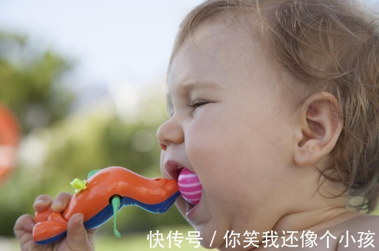 吞食|2岁娃一个动作,7天后住院动了手术,孩子的这种行为家长要警惕