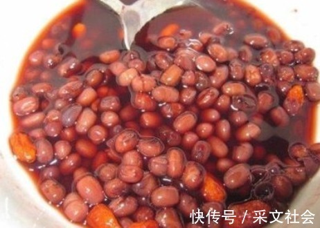 煮红豆,最忌泡好直接下锅煮!教你2招,8分钟快速出沙,颗颗开花